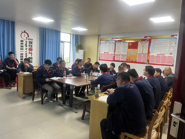 王伍升到建材研究室、建材公司調研